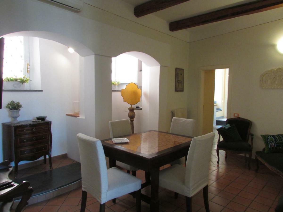 Salerno Domus Claudia Apartment Bagian luar foto