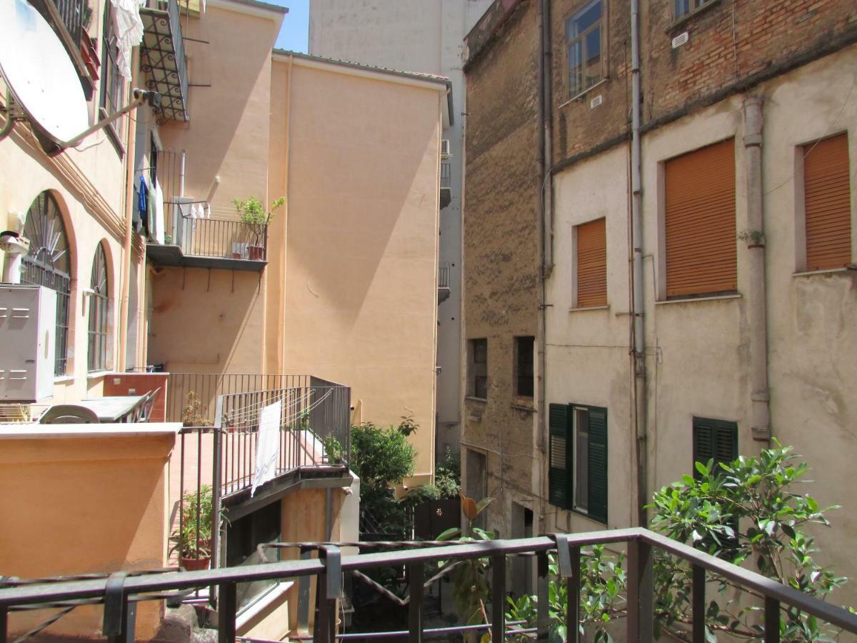 Salerno Domus Claudia Apartment Bagian luar foto