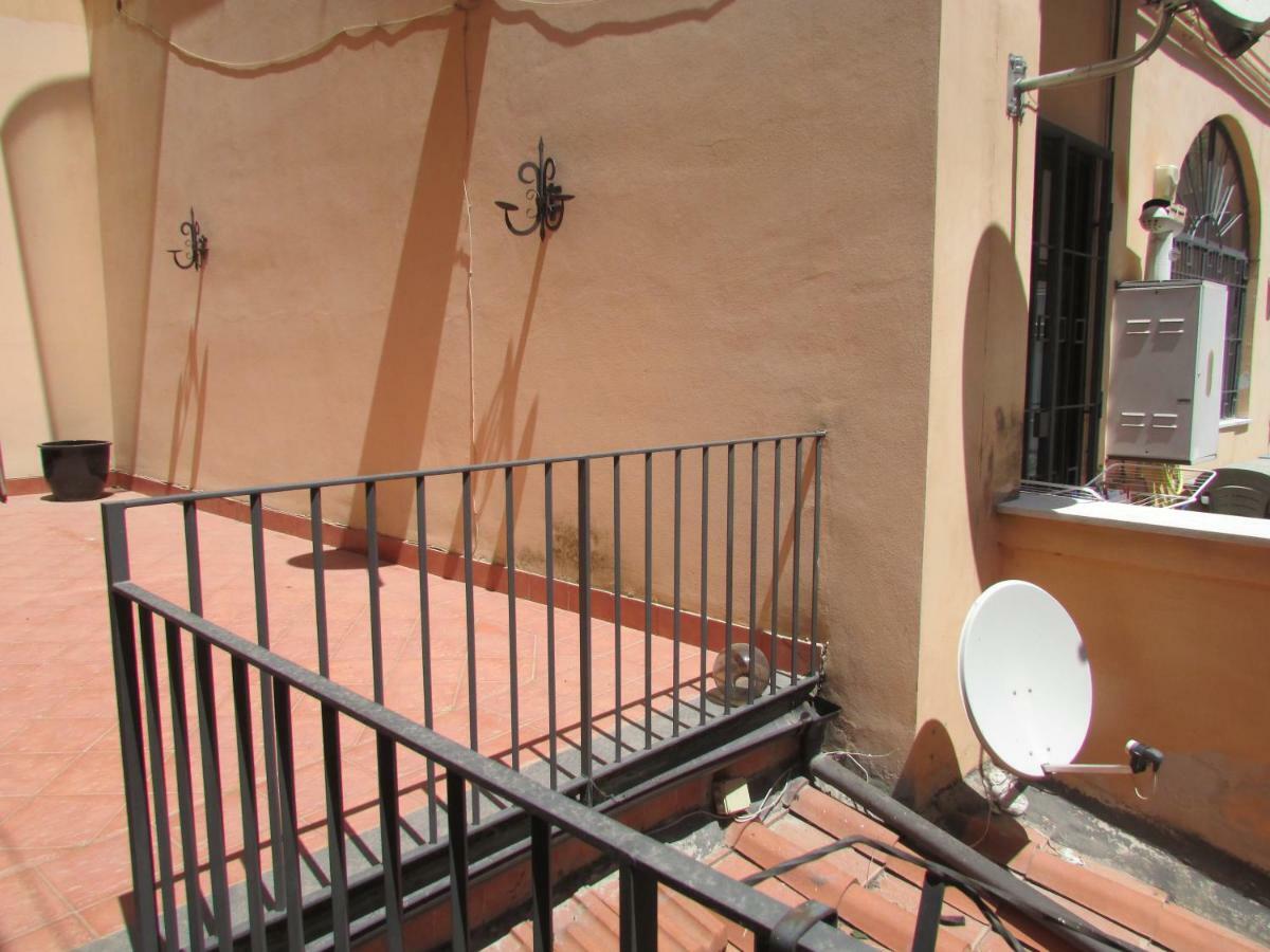 Salerno Domus Claudia Apartment Bagian luar foto
