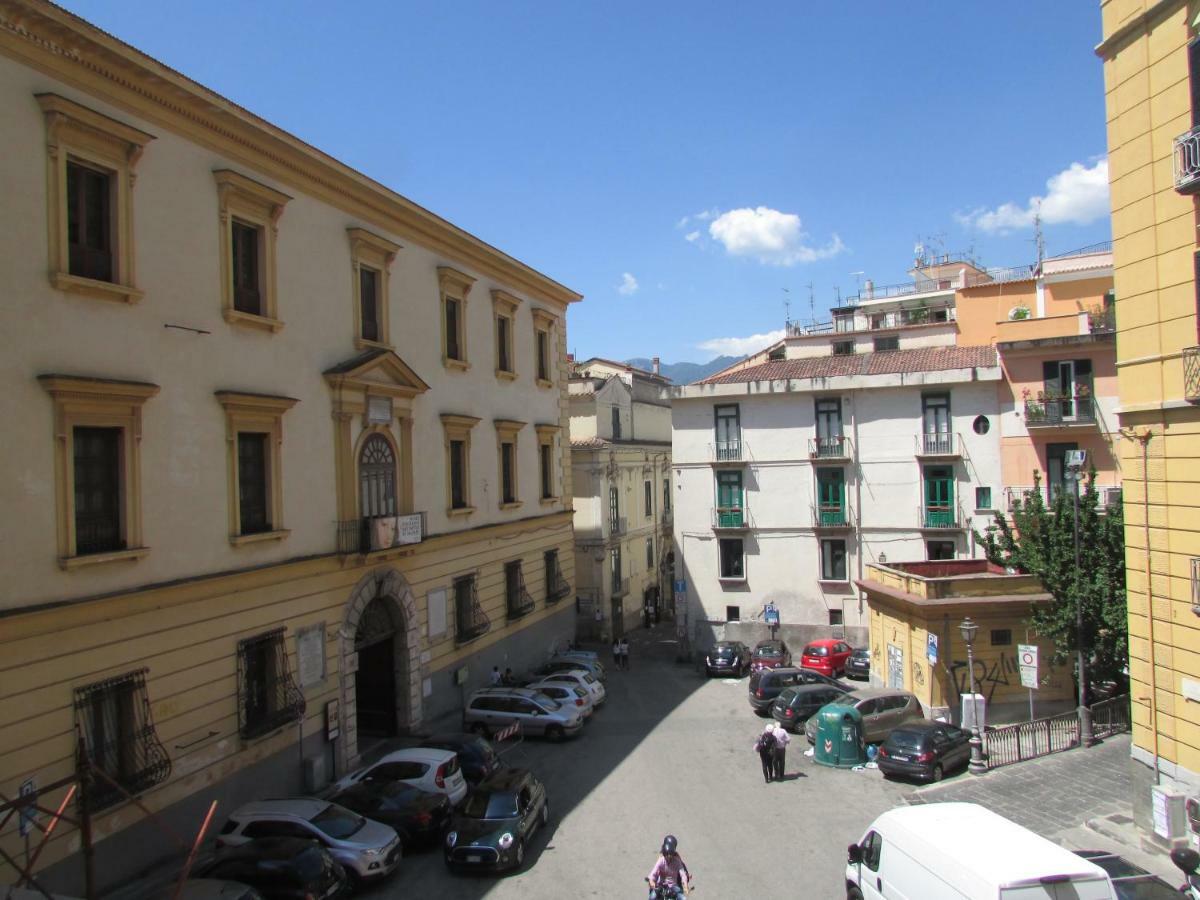 Salerno Domus Claudia Apartment Bagian luar foto