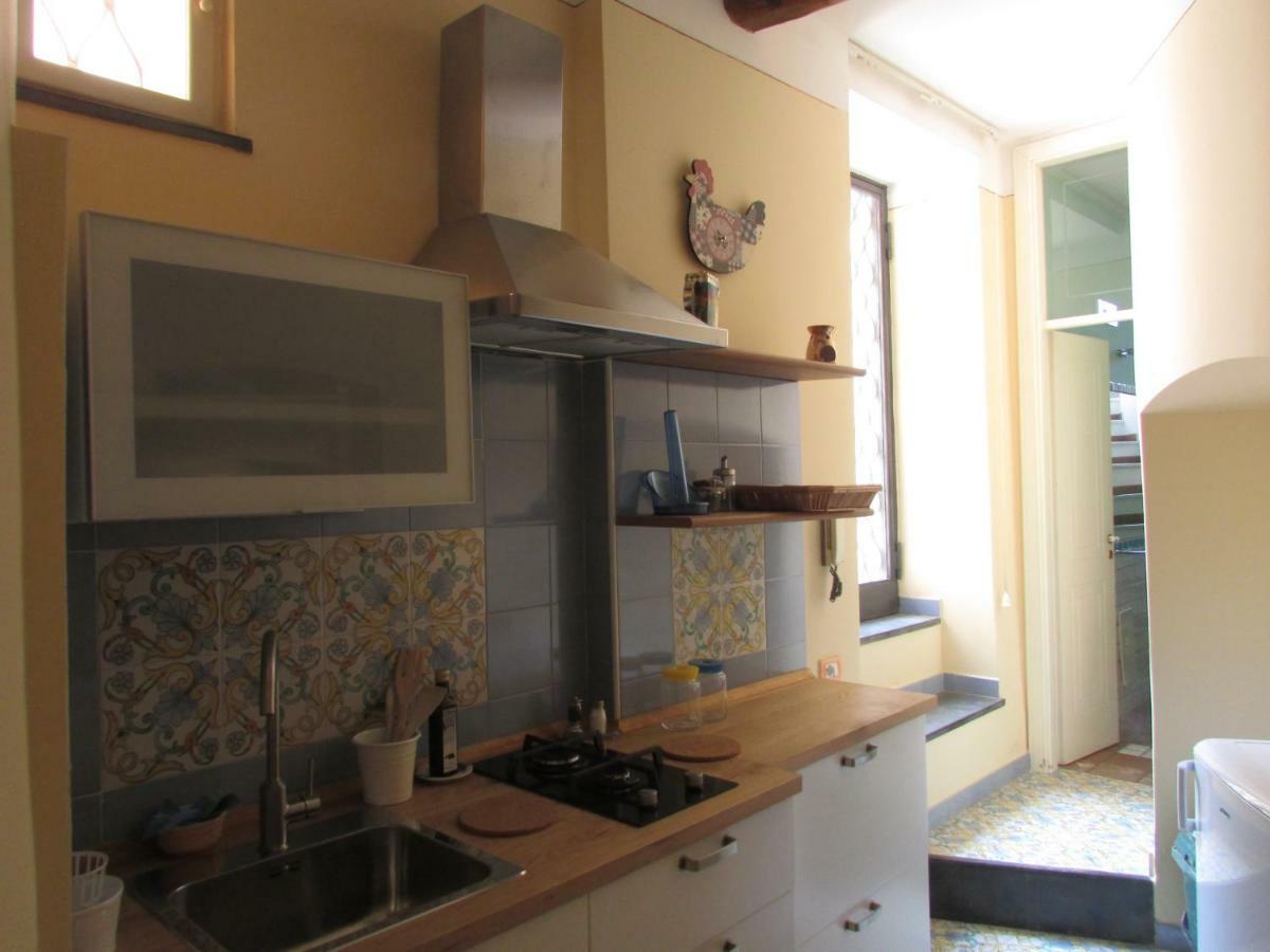 Salerno Domus Claudia Apartment Bagian luar foto