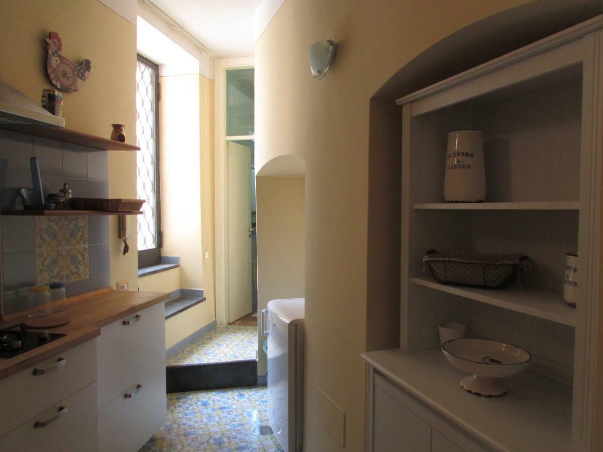 Salerno Domus Claudia Apartment Bagian luar foto