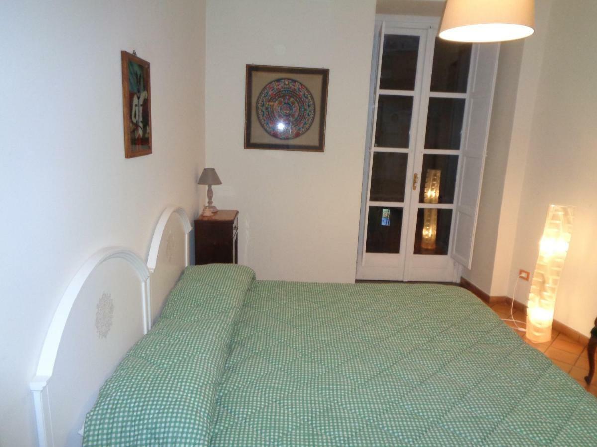Salerno Domus Claudia Apartment Bagian luar foto