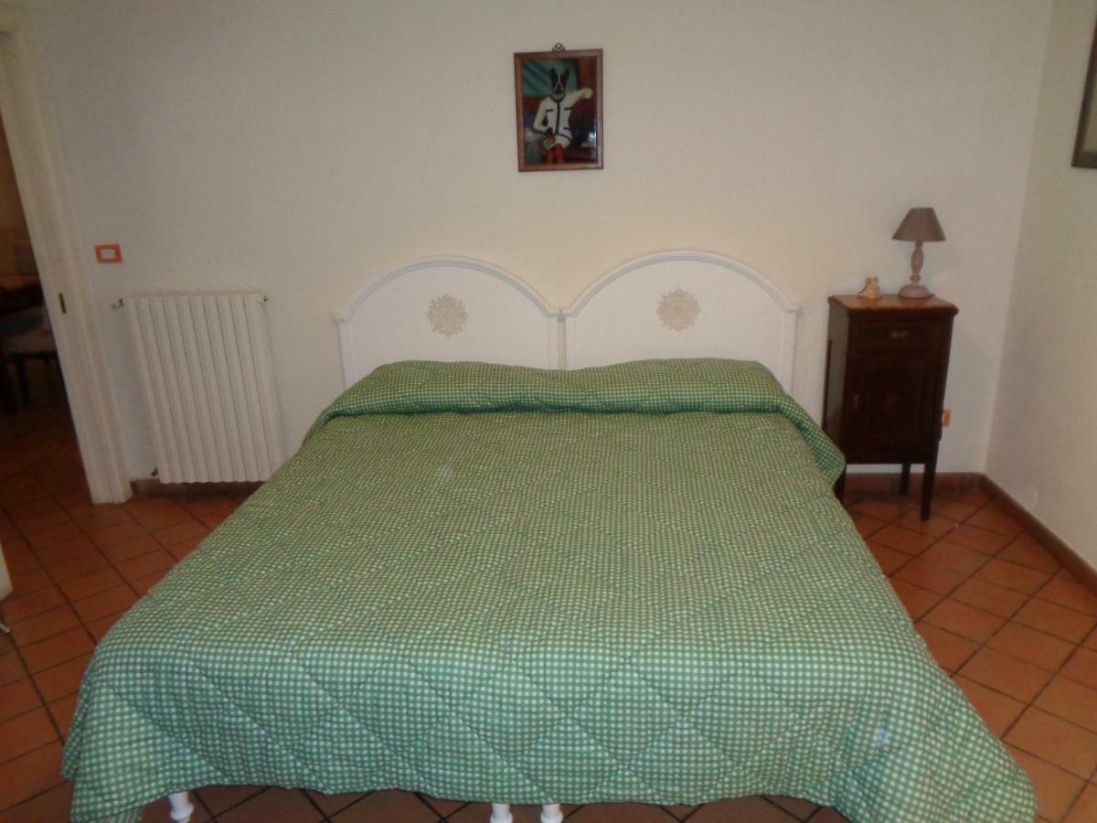Salerno Domus Claudia Apartment Bagian luar foto
